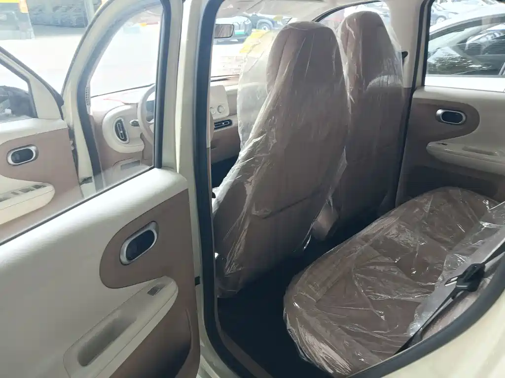 Wuling MINIEV — миниатюра 6