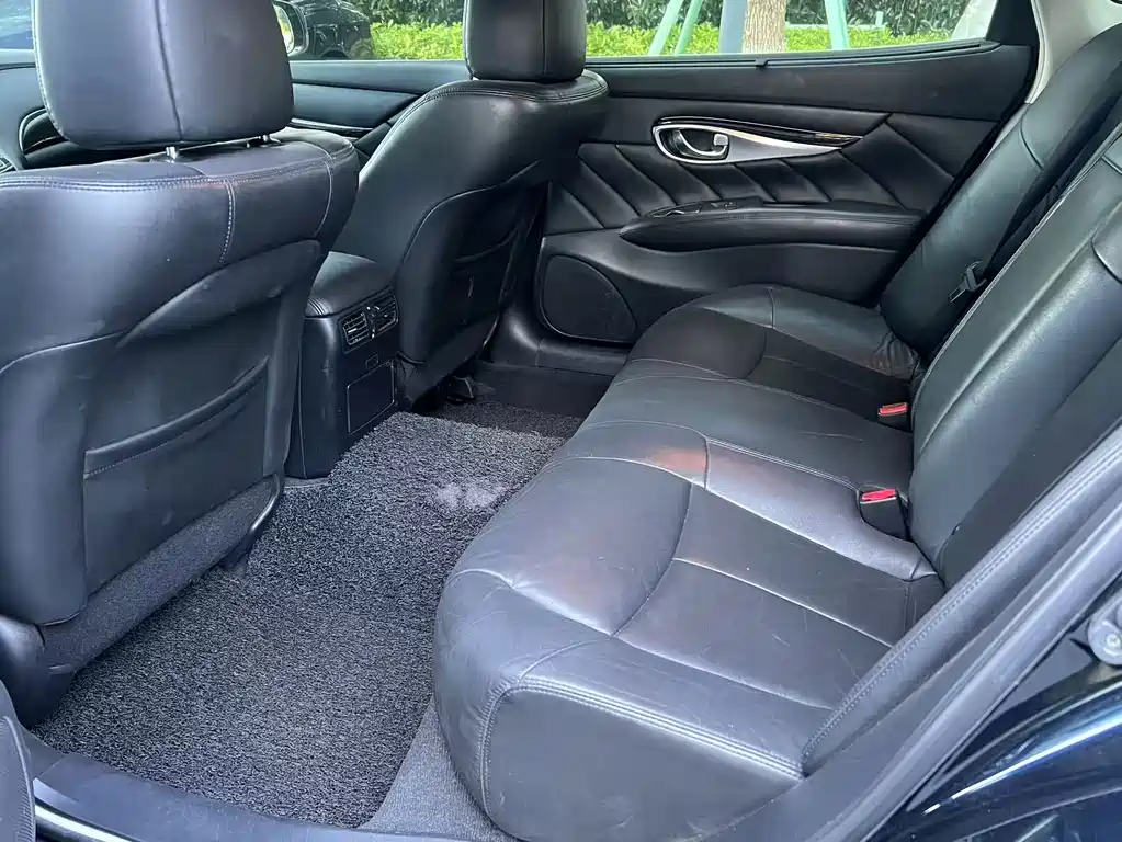Infiniti Q70 — миниатюра 6