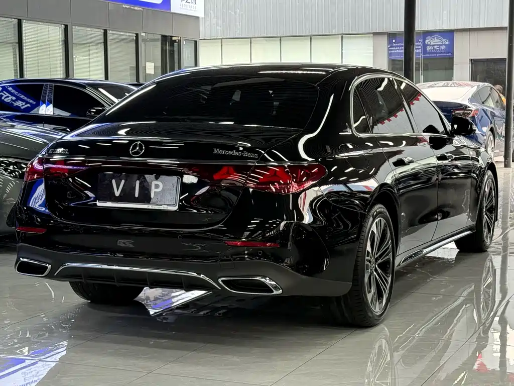 Mercedes-Benz E-Class — миниатюра 5