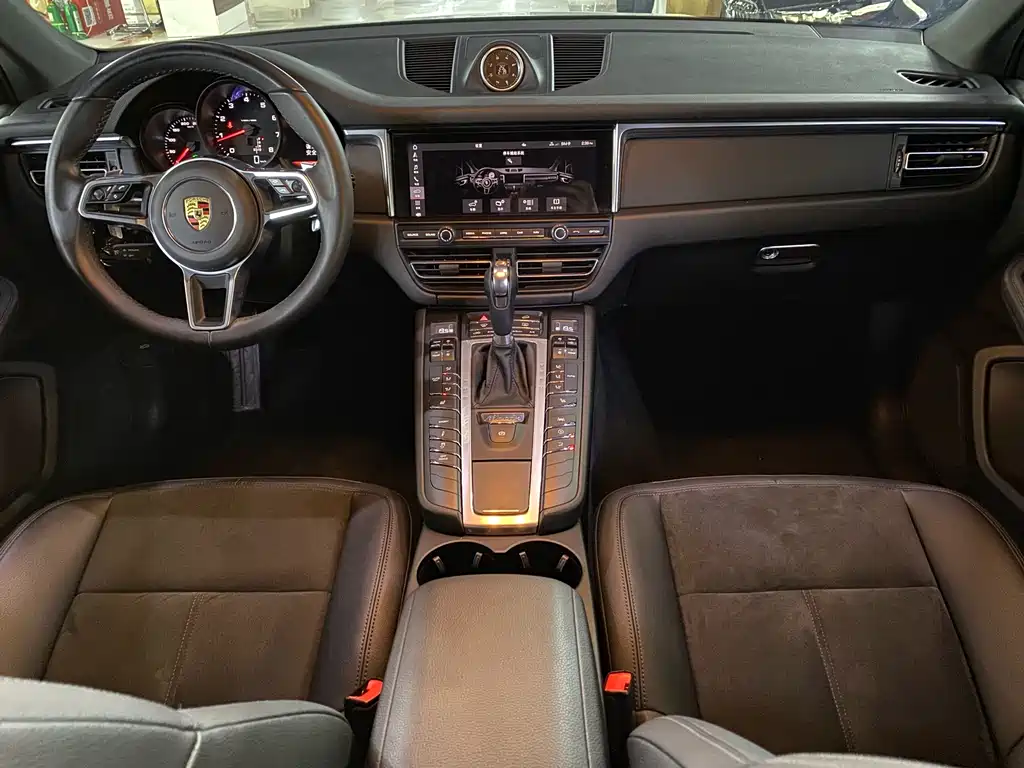 Porsche Macan — миниатюра 13