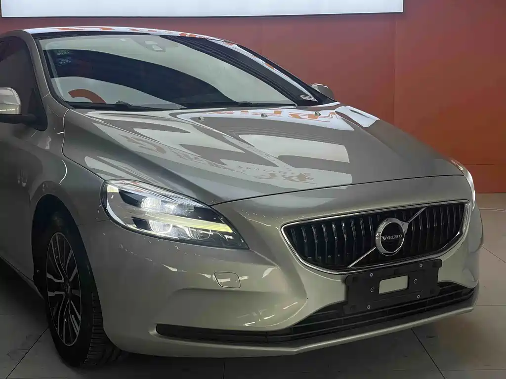 Volvo V40 — миниатюра 3