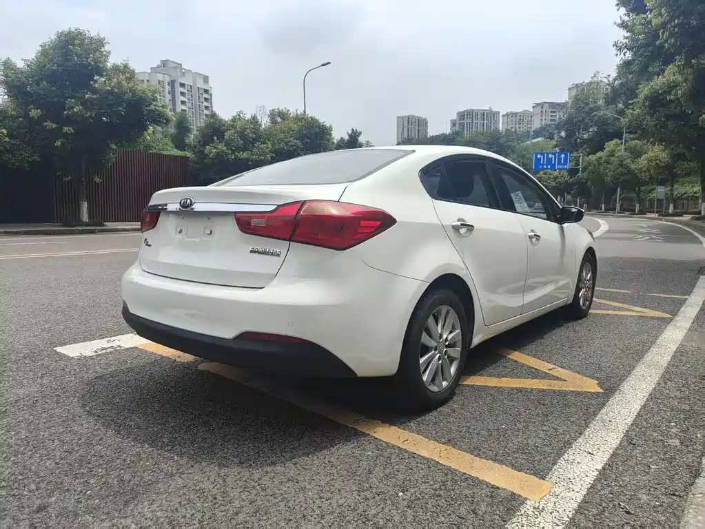 Kia K3 2013 1.6L MT GLS