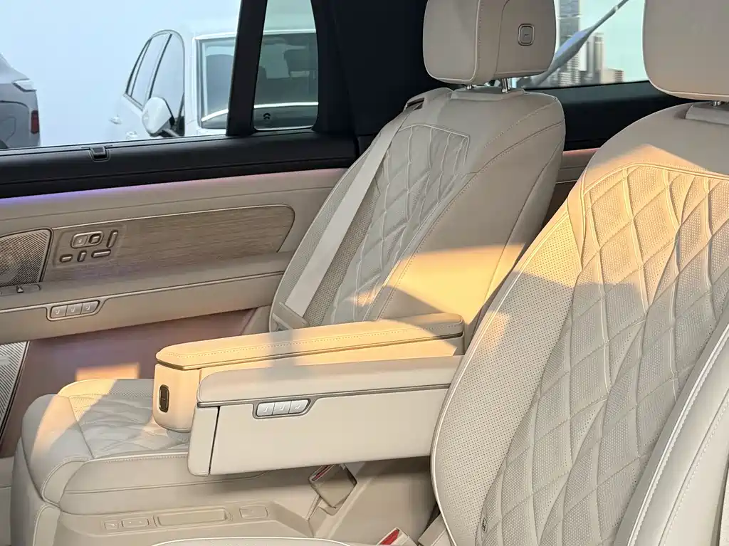 NIO ES8 2026 мест Executive Luxury