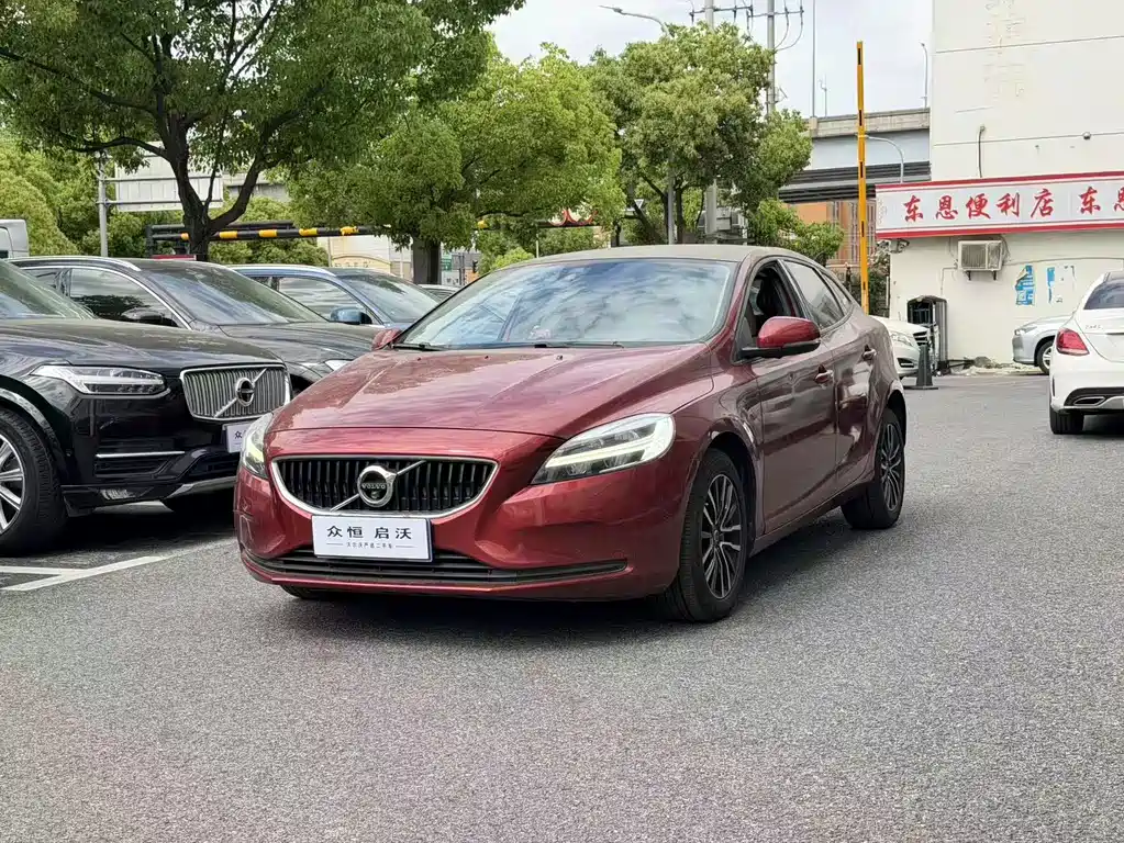 Volvo V40 2018