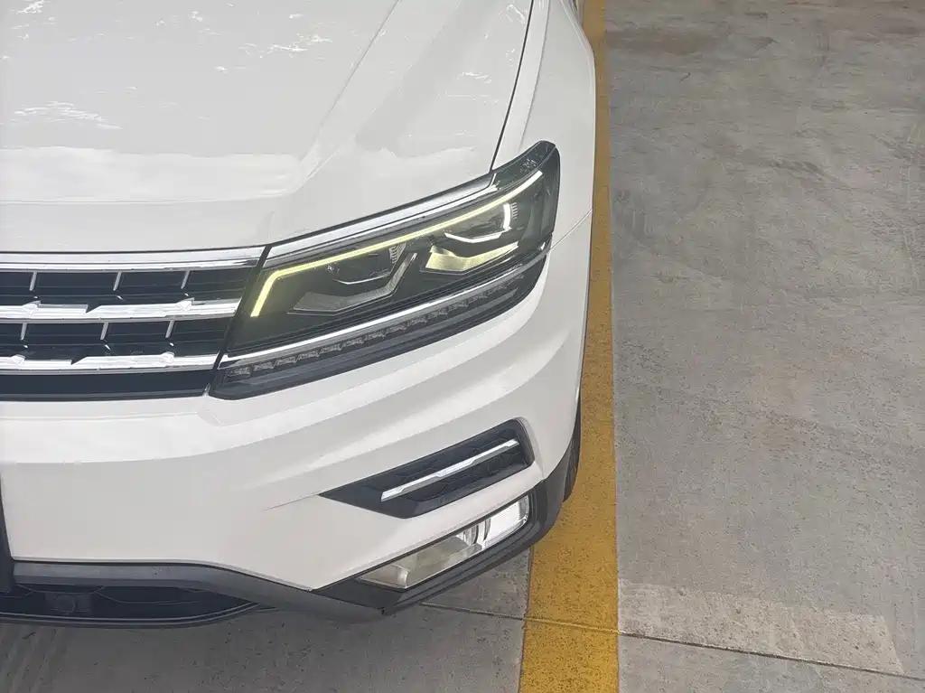 Volkswagen Tiguan L L 2017 330TSI AT Flagship