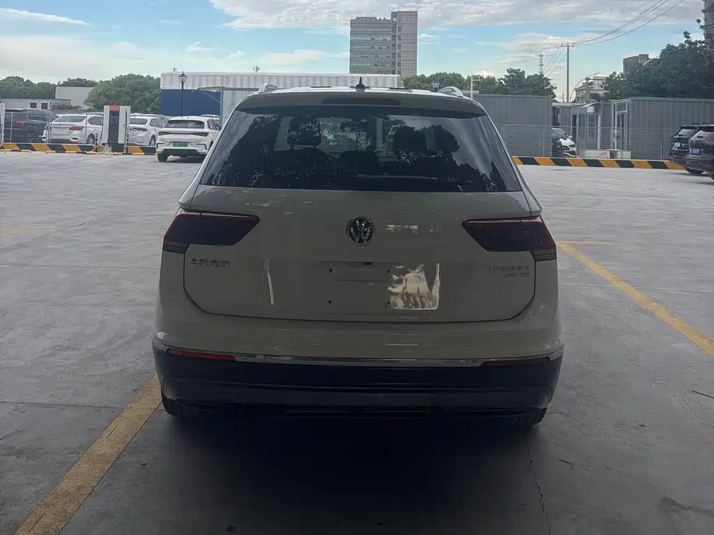 Volkswagen Tiguan L L 2017 330TSI AT Flagship