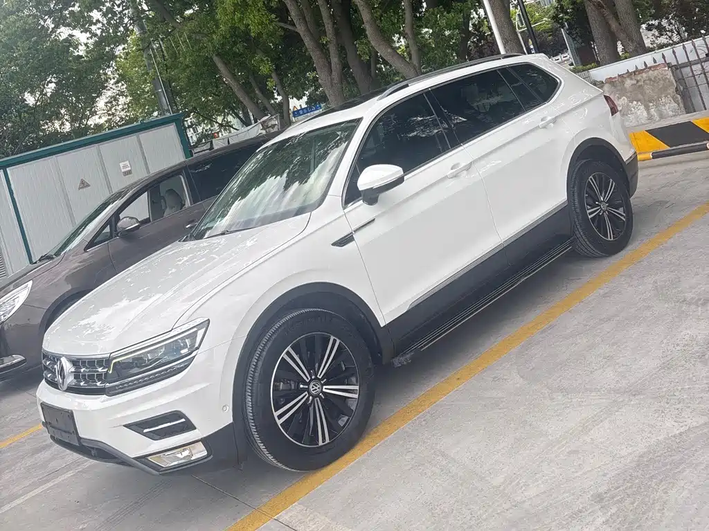 Volkswagen Tiguan L L 2017 330TSI AT Flagship