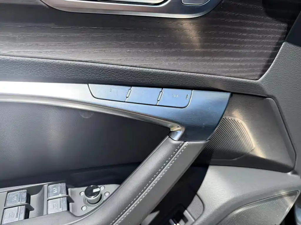 Audi A6L 2024 45 TFSI quattro Premium