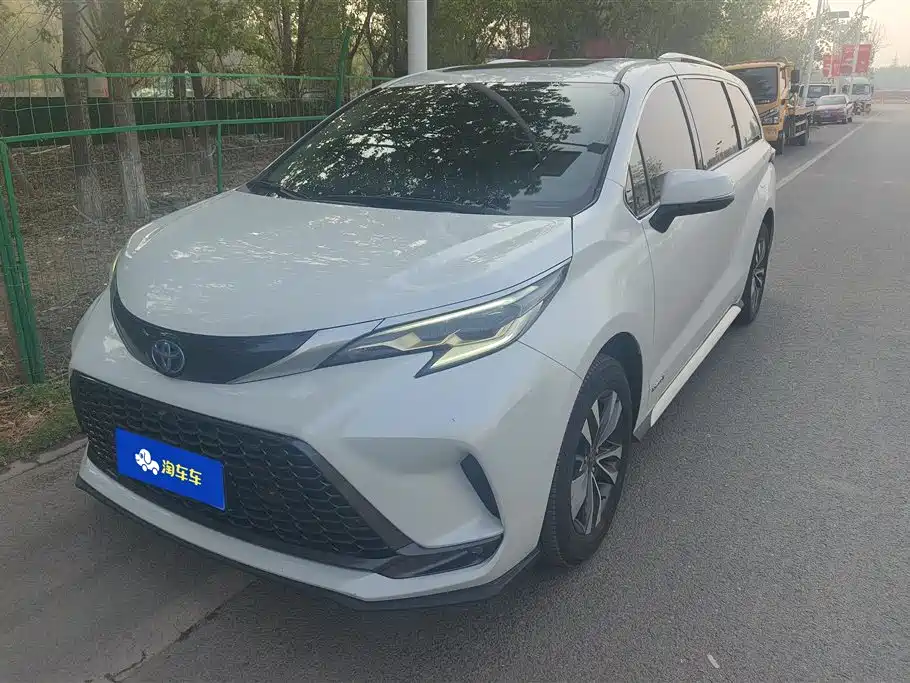Toyota Granvia 2024