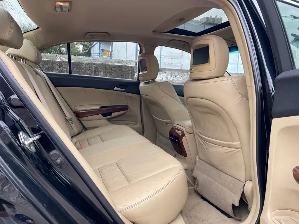 Honda Accord — миниатюра 13