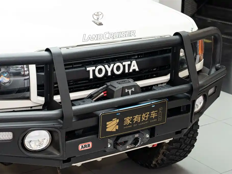 Toyota Land Cruiser LC76 2022 4.0L MT