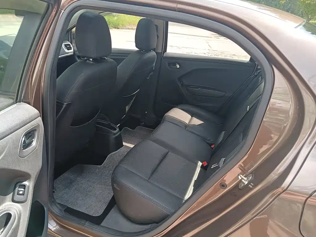 Peugeot 301 — миниатюра 8
