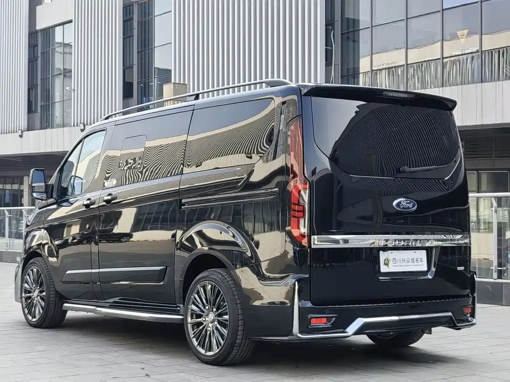 Ford Tourneo 2024 2.0T AT Plus