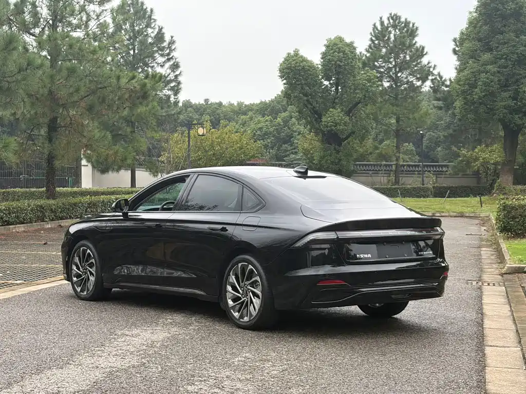 Lincoln Z — миниатюра 7