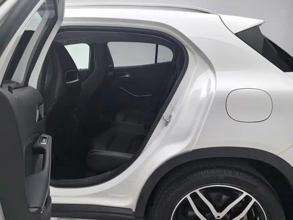 Mercedes-Benz GLA — миниатюра 15