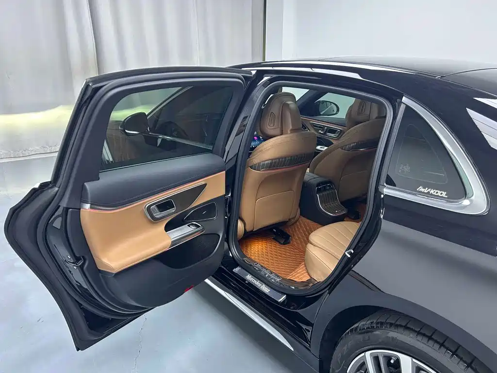 Mercedes-Benz E-Class — миниатюра 10