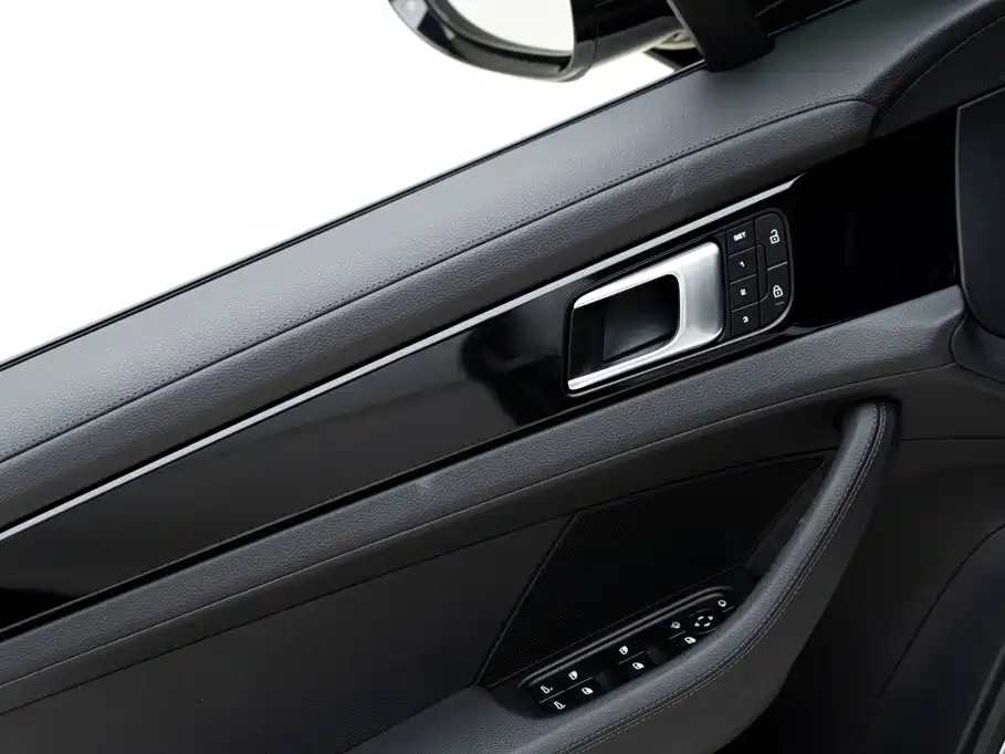 Porsche Panamera 2023 — фото 18