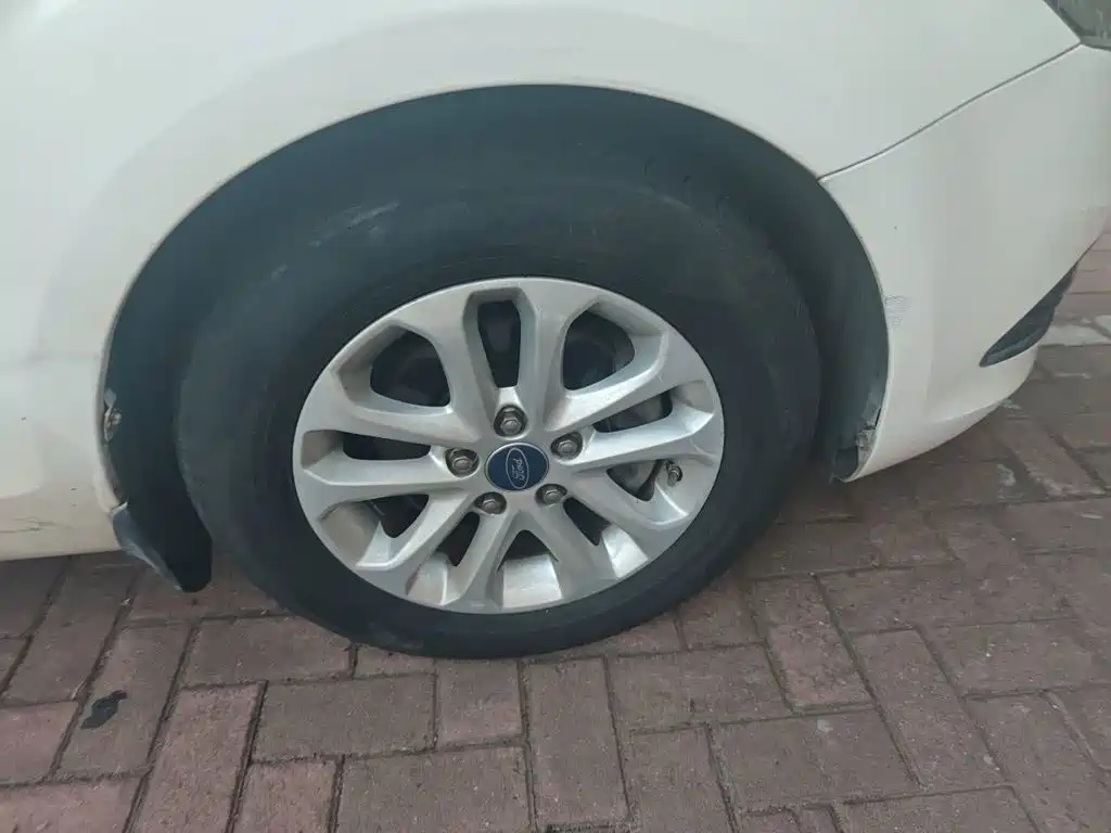 Ford Focus — миниатюра 24