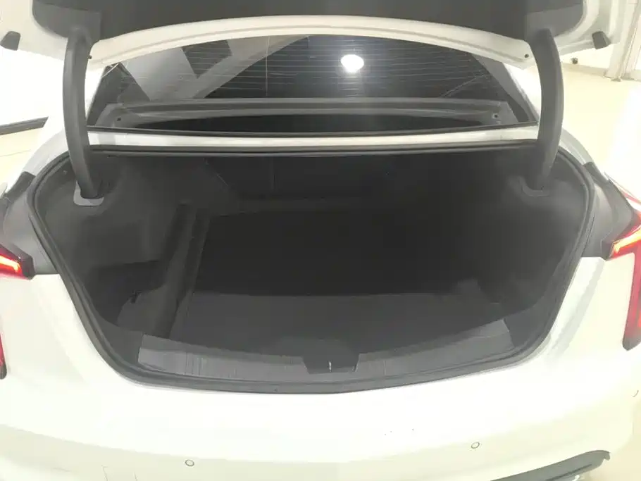 Cadillac CT5 — миниатюра 4