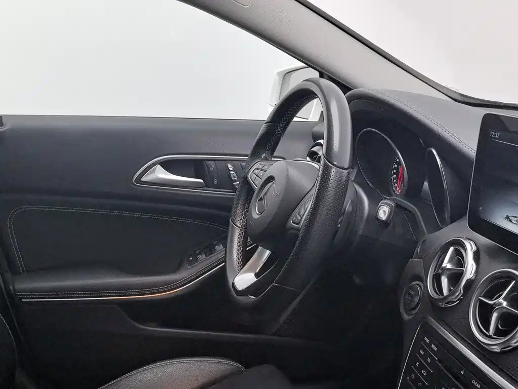 Mercedes-Benz GLA — миниатюра 22