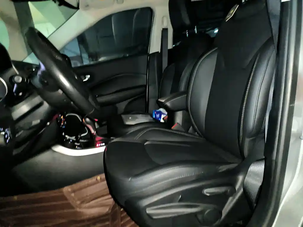 Jeep Compass — миниатюра 11