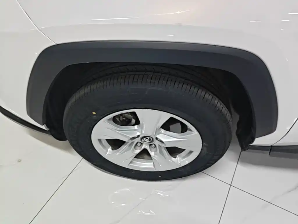 Toyota RAV4 — миниатюра 23