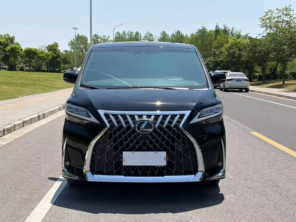 Lexus LM 2020 300h мест