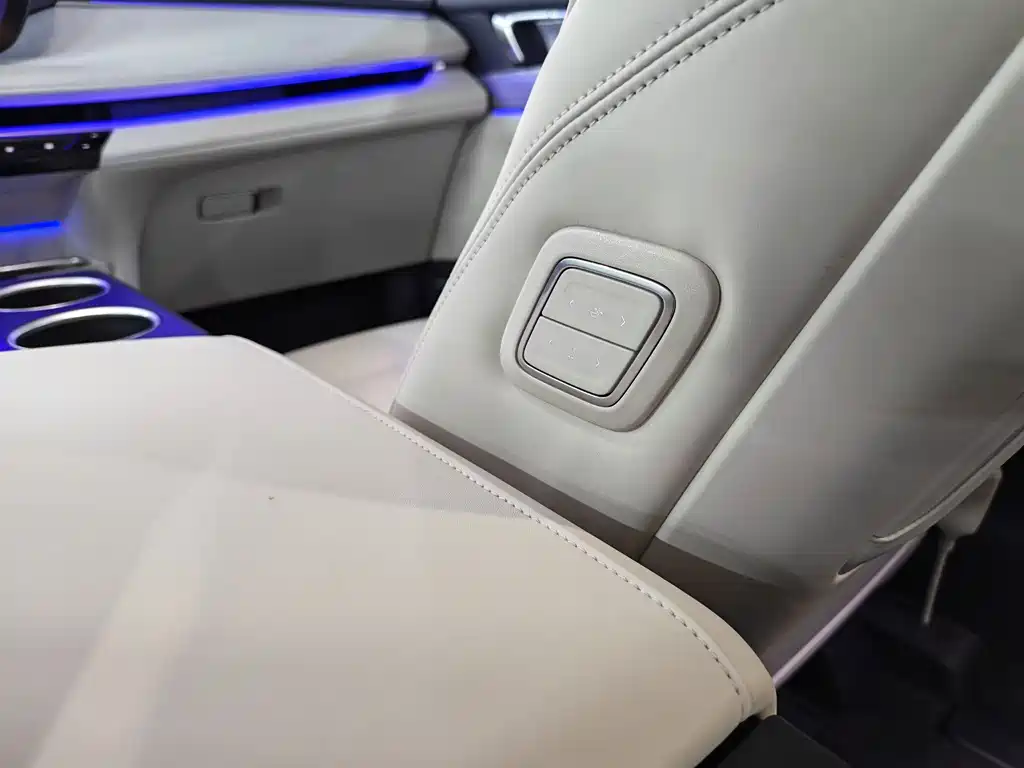 Buick GL8 Hybrid — миниатюра 17