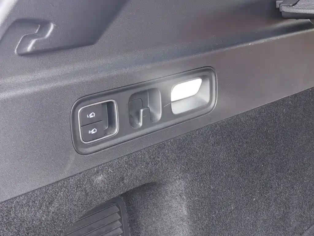 Li Auto Li L6 — миниатюра 15