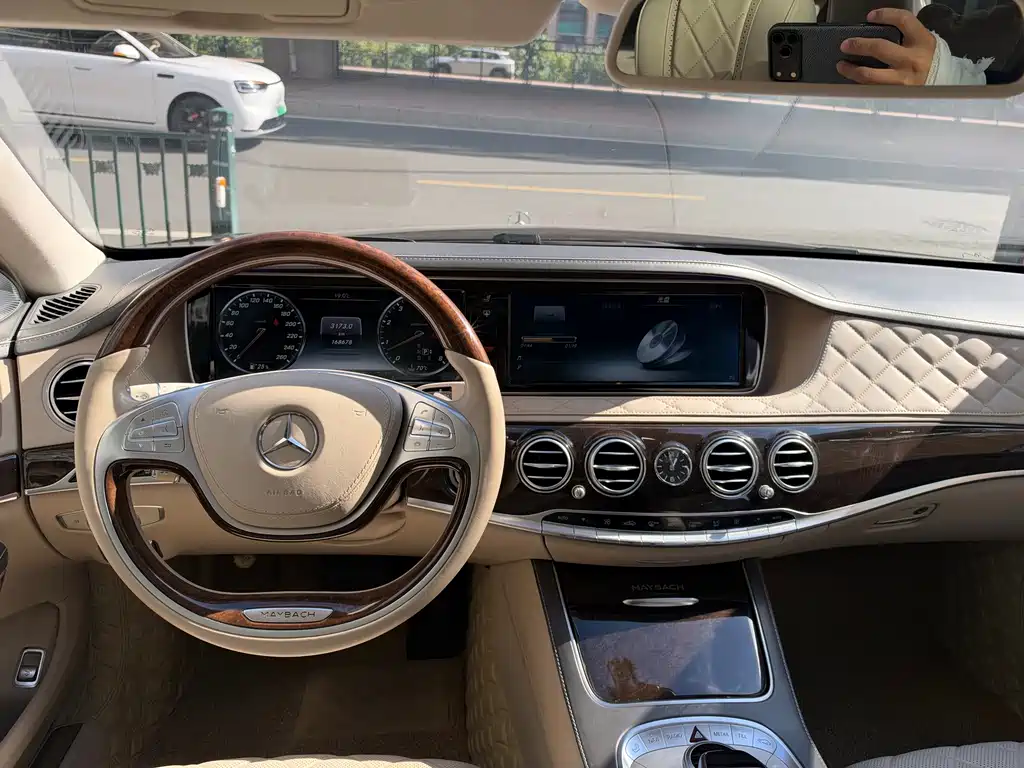 Mercedes-Benz S-Class — миниатюра 14