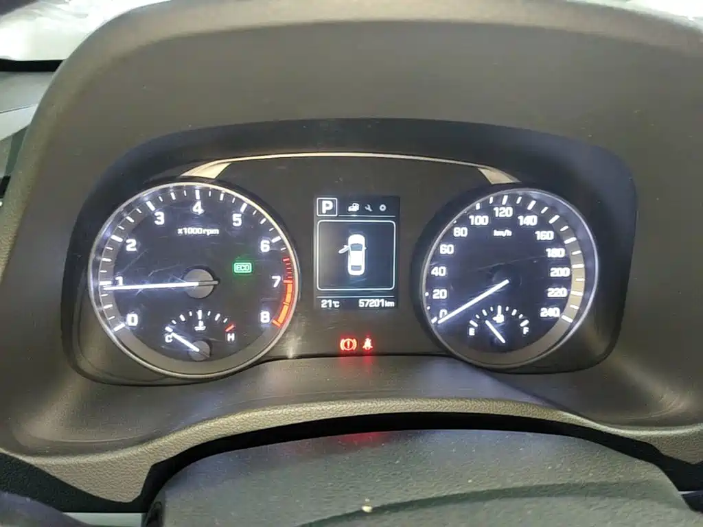 Hyundai Elantra — миниатюра 12