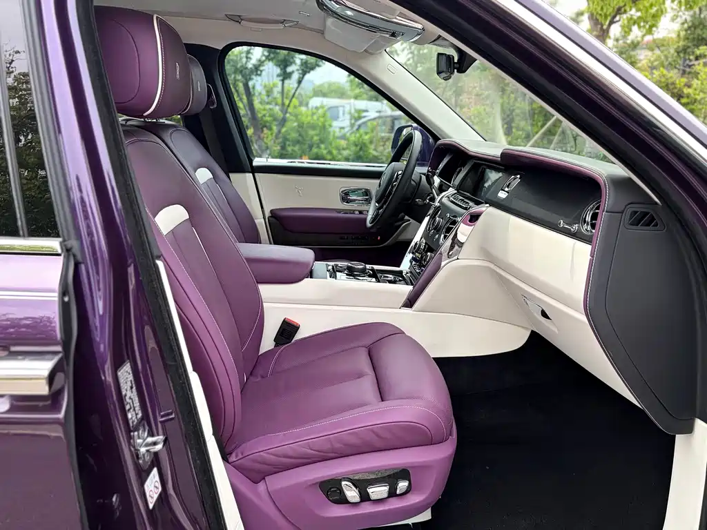Rolls-Royce Cullinan — миниатюра 15