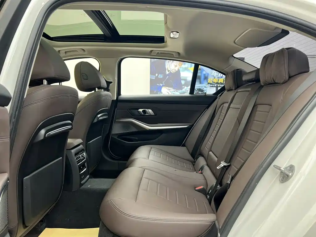 BMW 3 Series — миниатюра 21