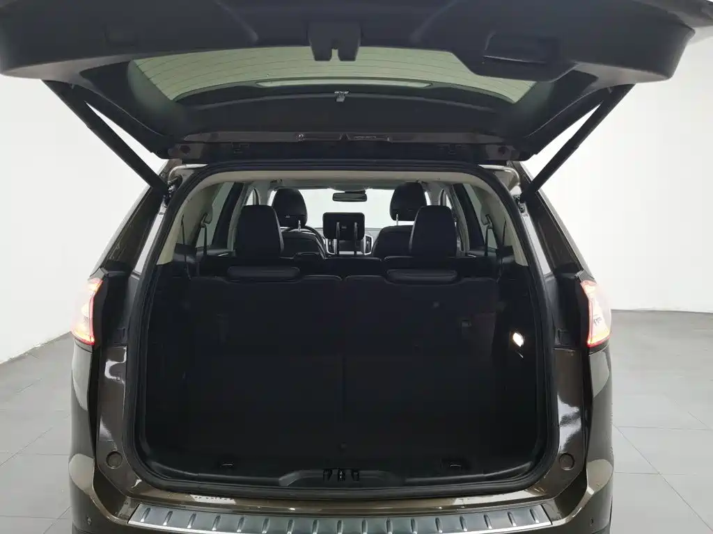 Ford Edge — миниатюра 16