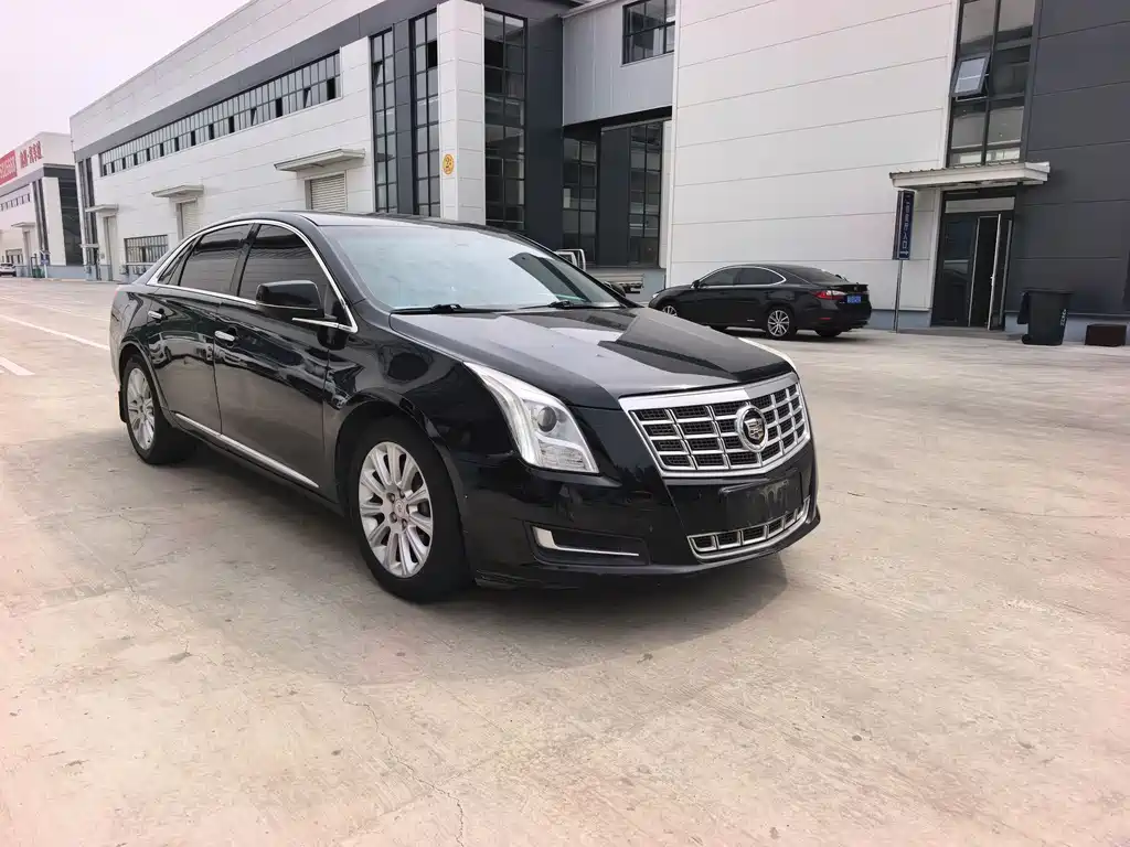 Cadillac XTS 2013 28T Elegant