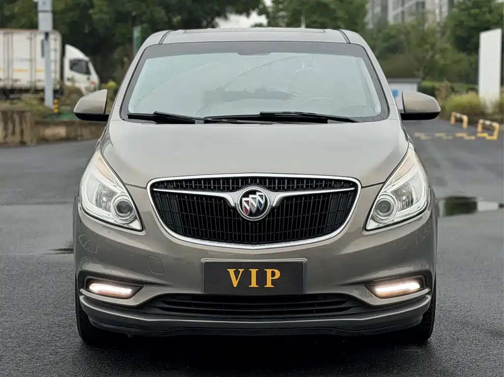 Buick GL8 — миниатюра 2
