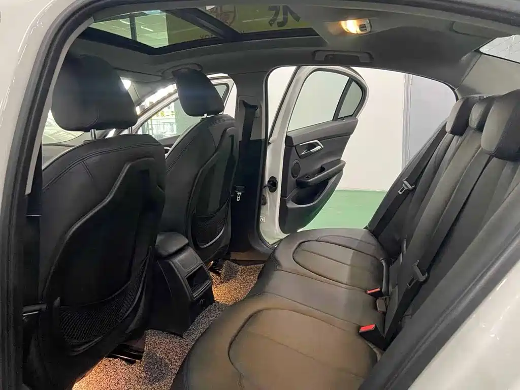 BMW 1 Series — миниатюра 6