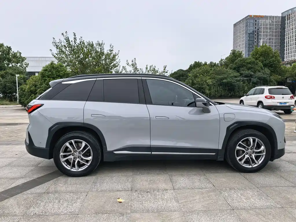 NIO ES6 — миниатюра 8