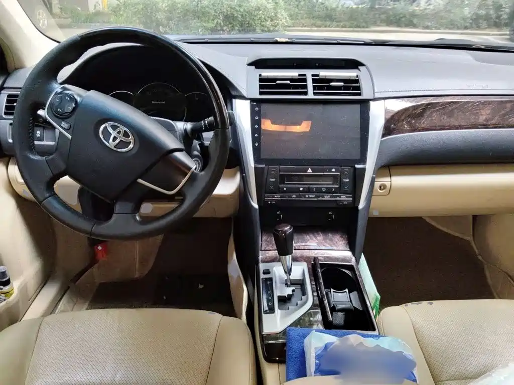 Toyota Camry — миниатюра 13