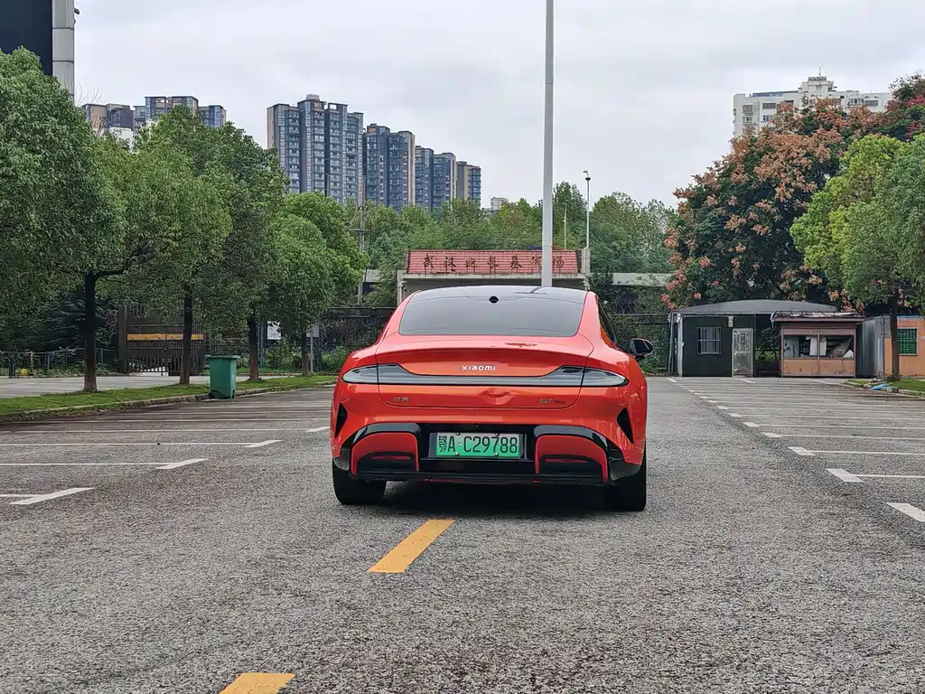 Xiaomi SU7 — миниатюра 9