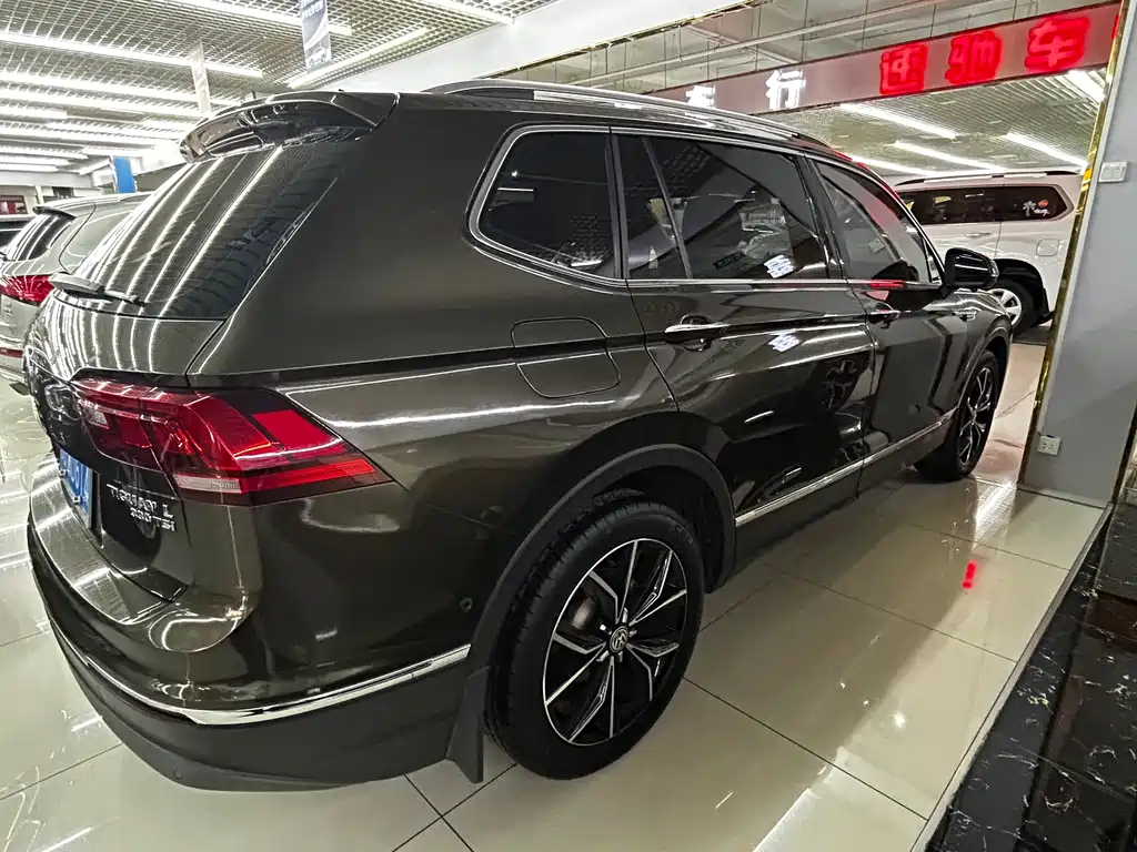 Volkswagen Tiguan L L 2019 330TSI AT Luxury VI