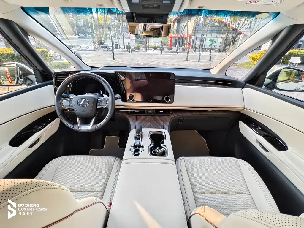 Lexus LM 2025 350h мест