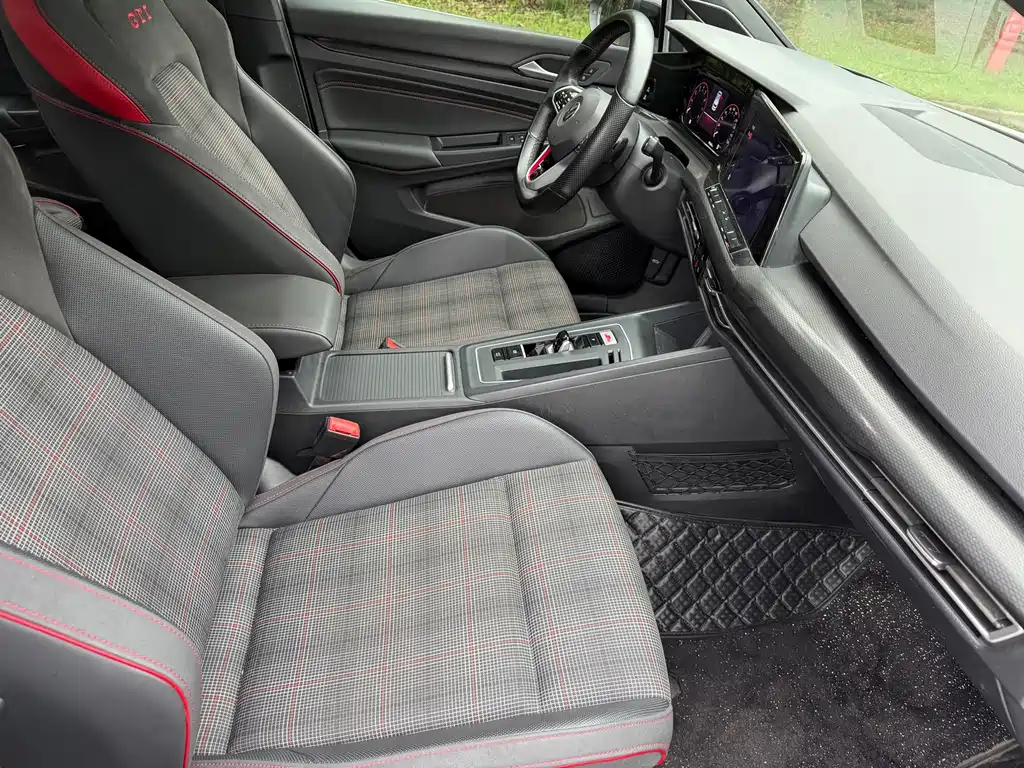 Volkswagen Golf GTI — миниатюра 13
