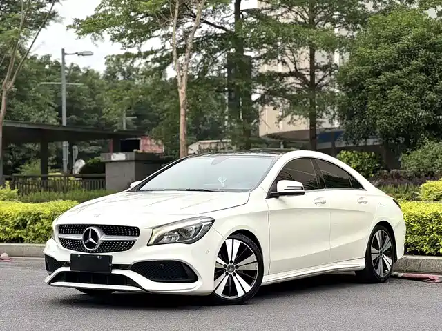 Mercedes-Benz CLA — фото 1