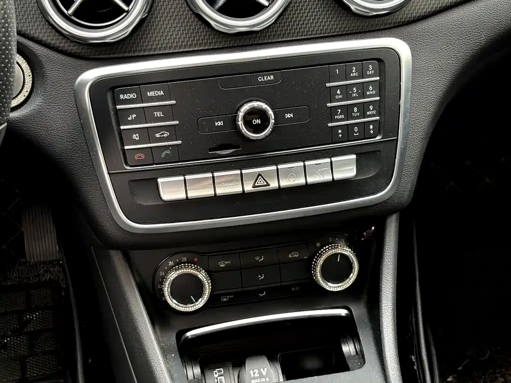 Mercedes-Benz GLA — миниатюра 12
