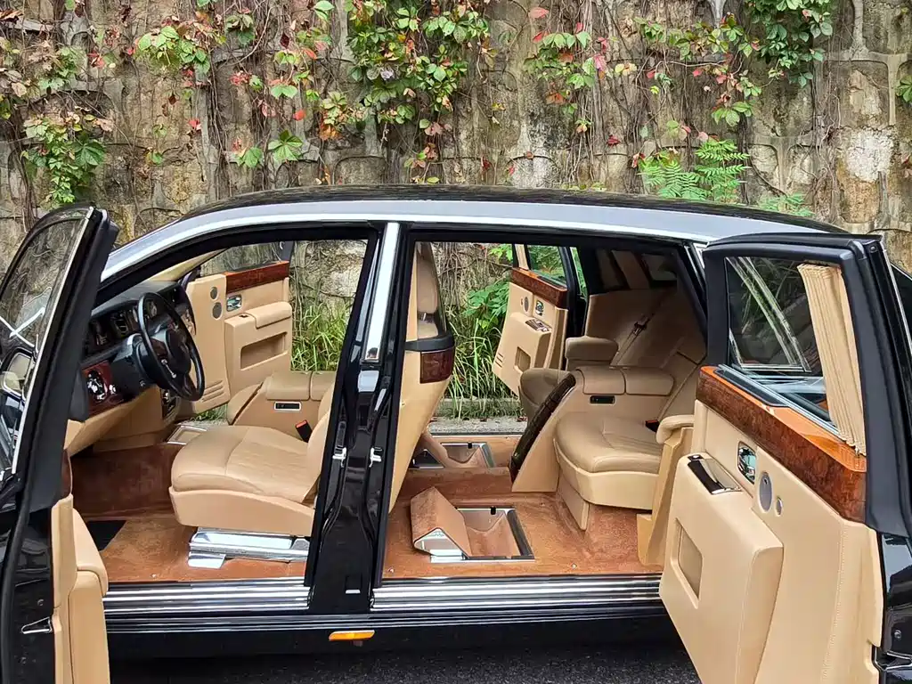 Rolls-Royce Phantom — миниатюра 15