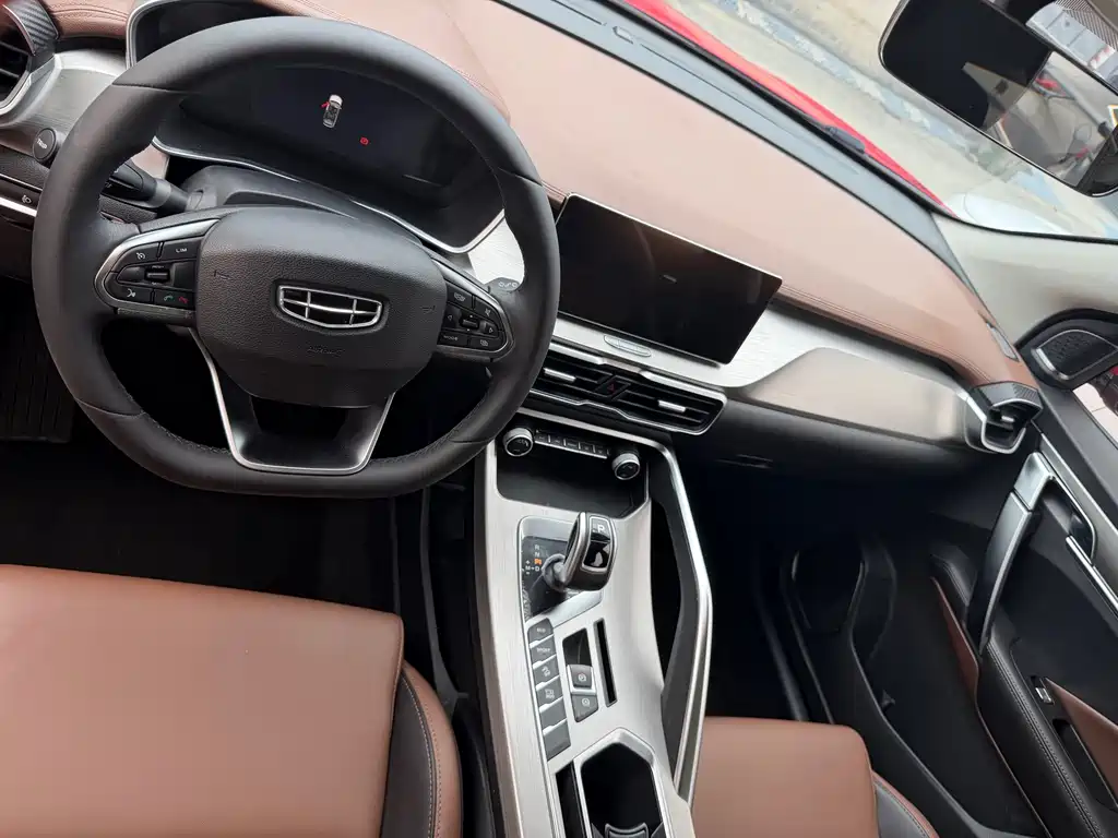 Geely Binyue — миниатюра 13