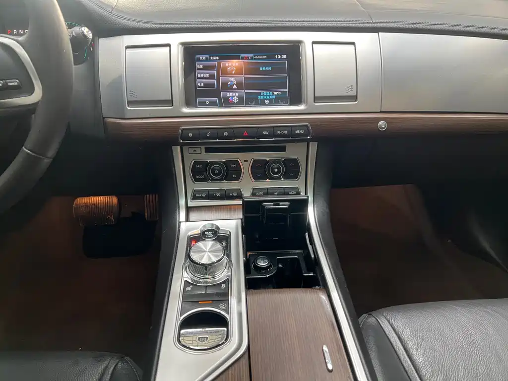 Jaguar XF — миниатюра 13