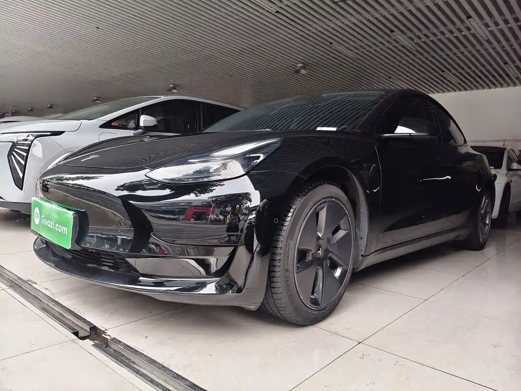 Tesla Model 3 — миниатюра 2