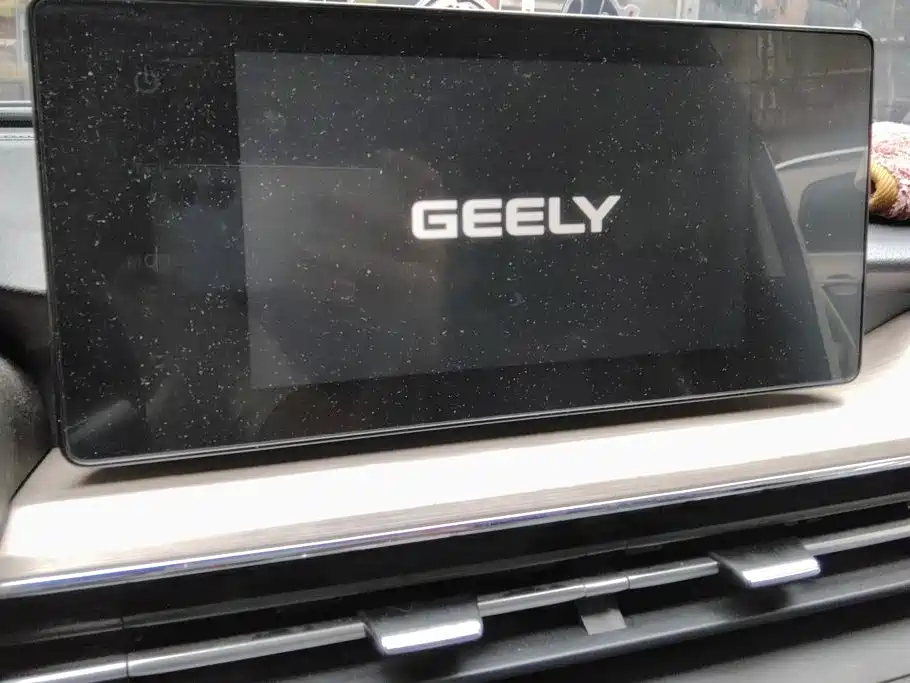 Geely Vision X3 — миниатюра 13